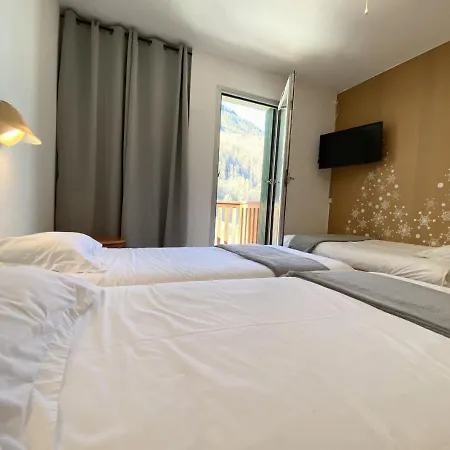 호텔 Hotel-restaurant La Lauzetane 르로제위바예